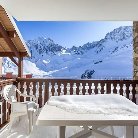 T2 Avec Terrasse, Proche Des Pistes, Piscine Couverte, Salle De Fitness Et Services Inclus - Fr-1-404-305 *